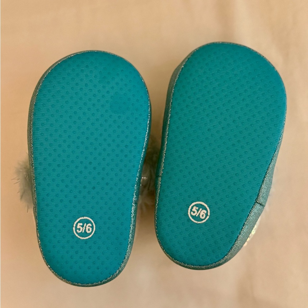 Disney Frozen 2 Elsa Anna Girls Toddler Plush A-Line Slippers. WORN ONCE - Picture 3 of 6